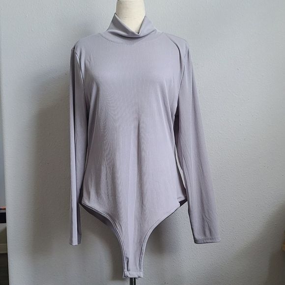 PLUS SIZE SHEIN WOMAN'S BODYSUIT - Picture 1 of 10